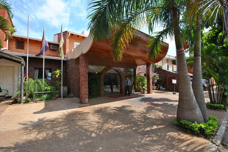 Hotel Portal Del Sol Асунсьон Экстерьер фото