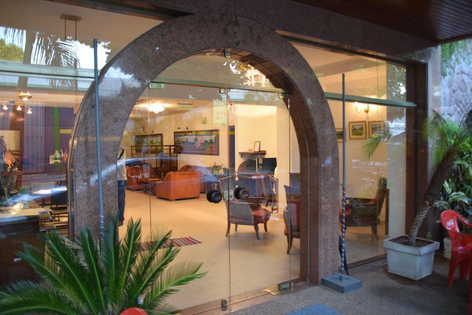Hotel Portal Del Sol Асунсьон Экстерьер фото